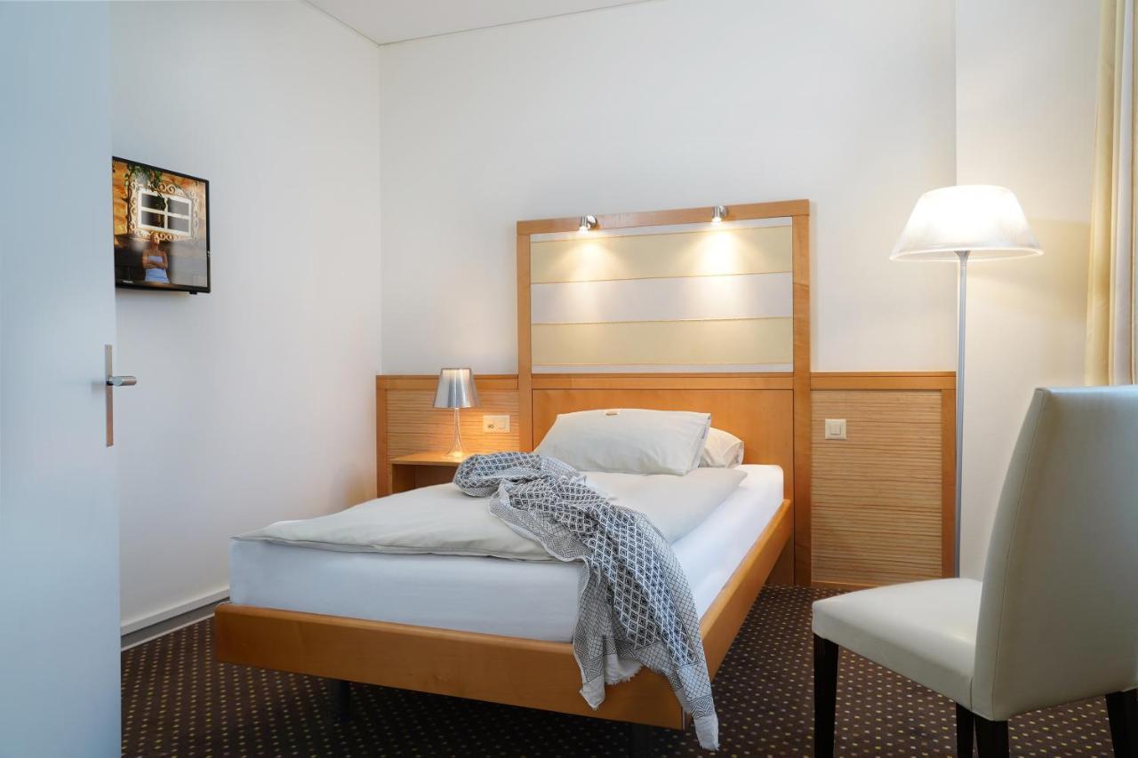 Park-hotel Am Rhein - Gesundheitshotel Und Residenzen
